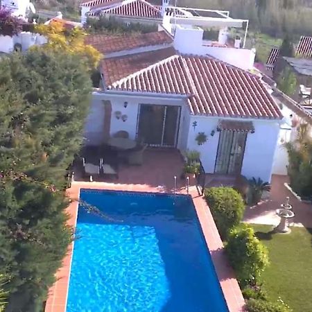 Bonita Villa En Nerja Casa Palomas Экстерьер фото